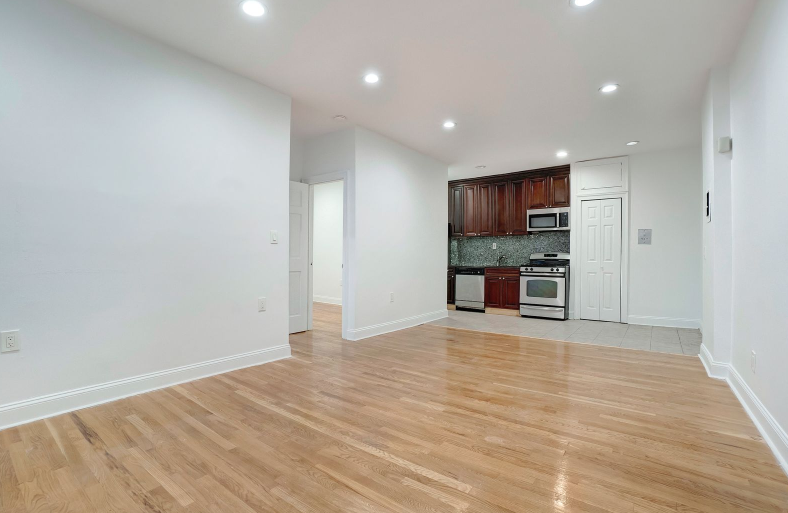 181 E 3rd St #2E - Photo 4 of 10