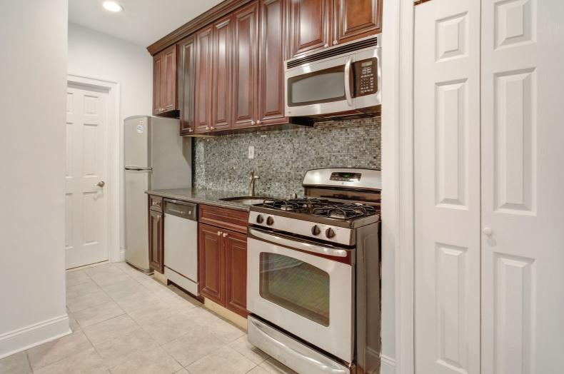 181 E 3rd St #2E - Photo 5 of 10