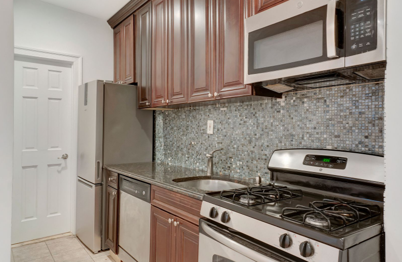 181 E 3rd St #2E - Photo 6 of 10