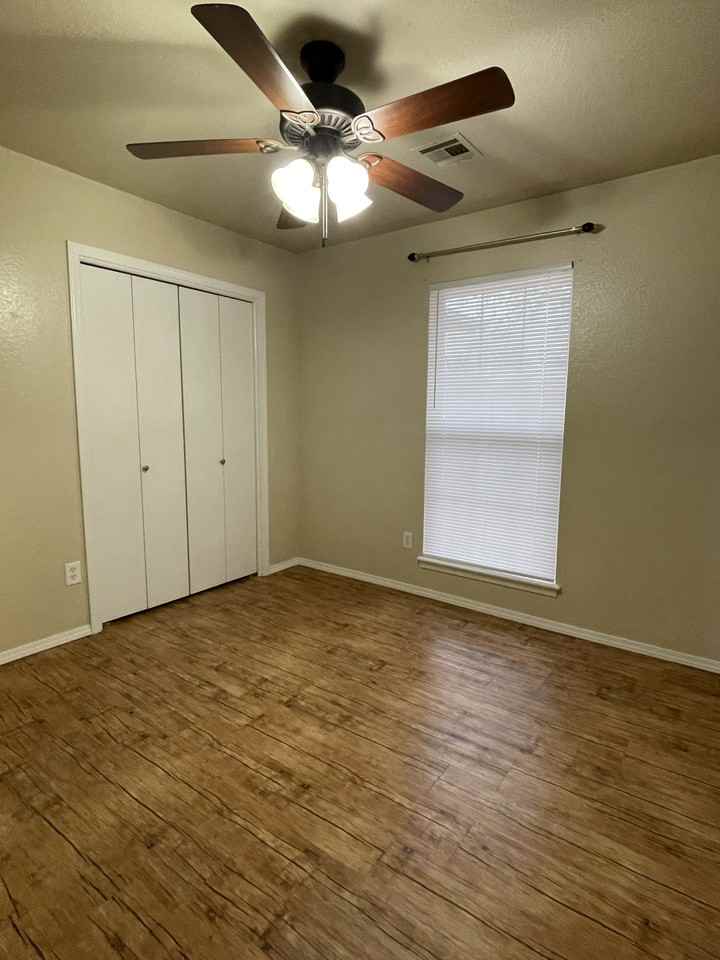 208 Magnolia Ave #NA - Photo 3 of 27