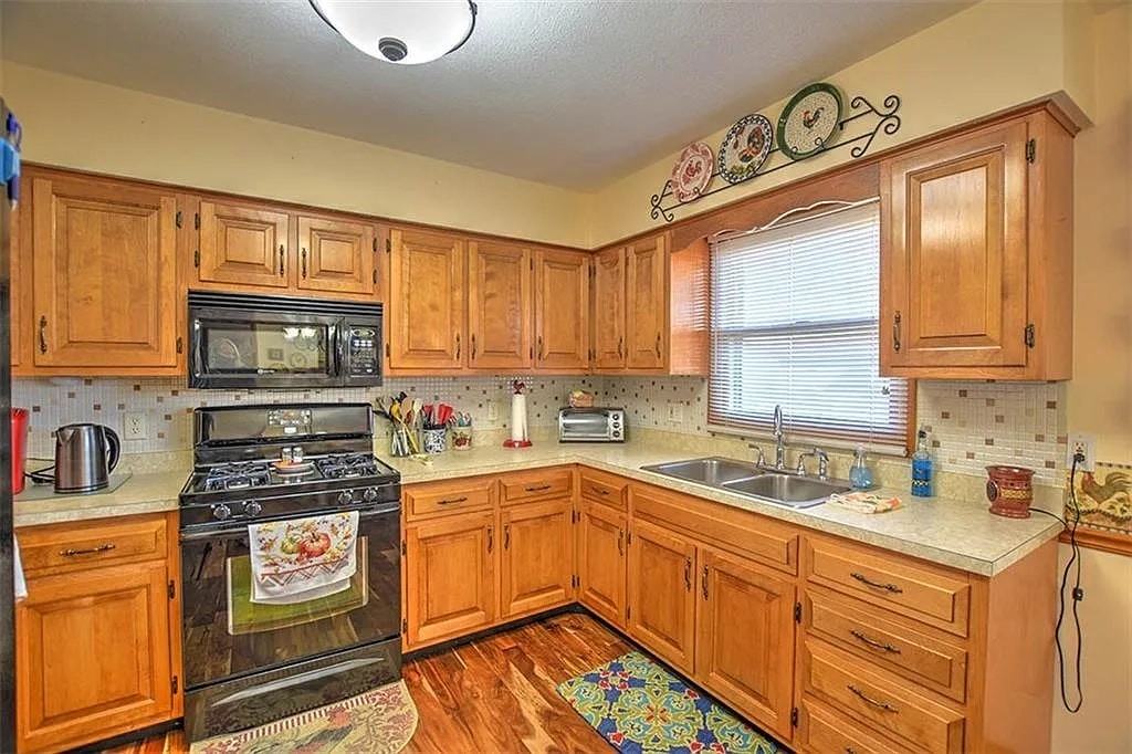 850 Mintler Dr - Photo 3 of 4