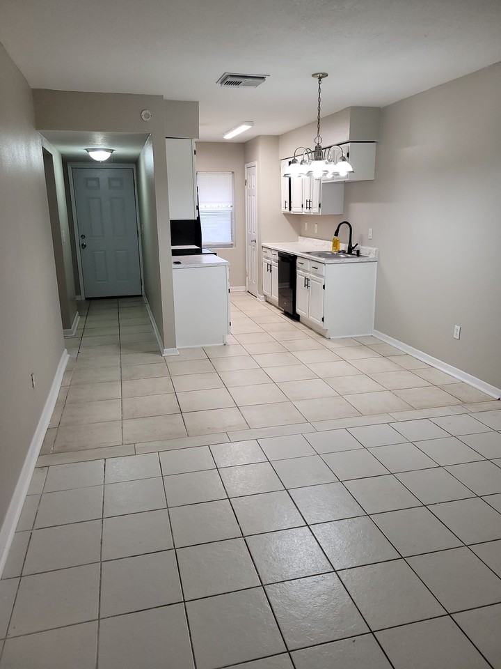 1607 Terrace Dr #1607 - Photo 3 of 15