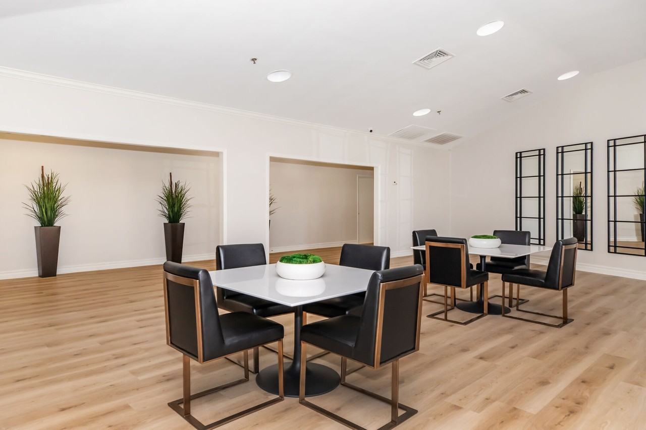 Encino - Photo 5 of 42