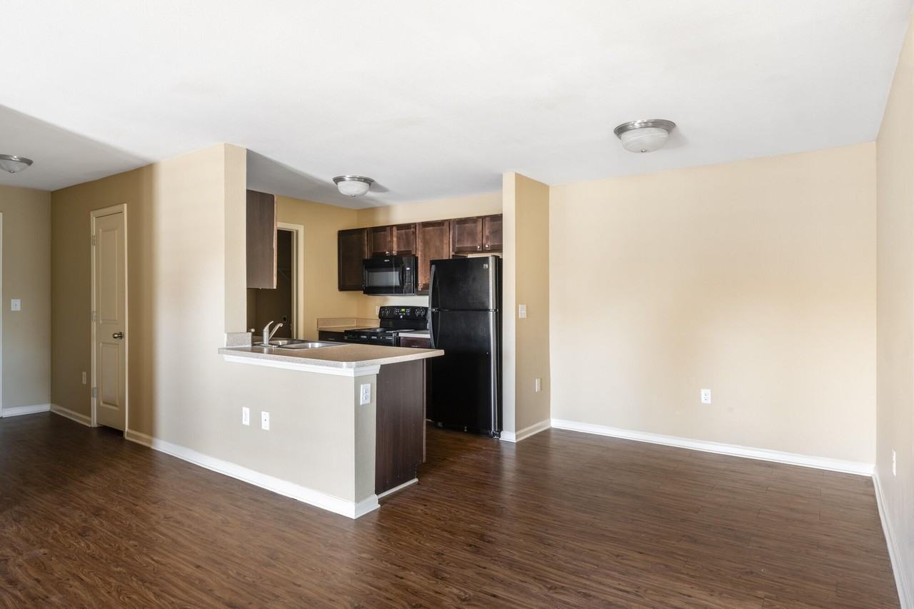 Newport Village - Photo 4 of 31