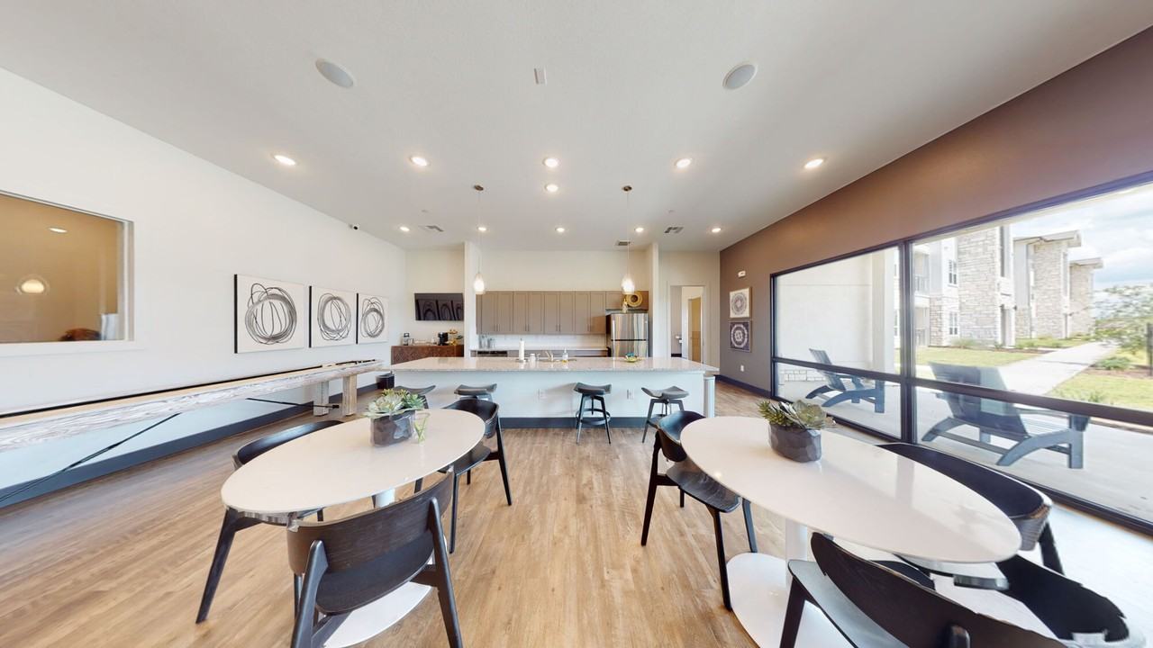 The Hollows - Photo 2 of 43