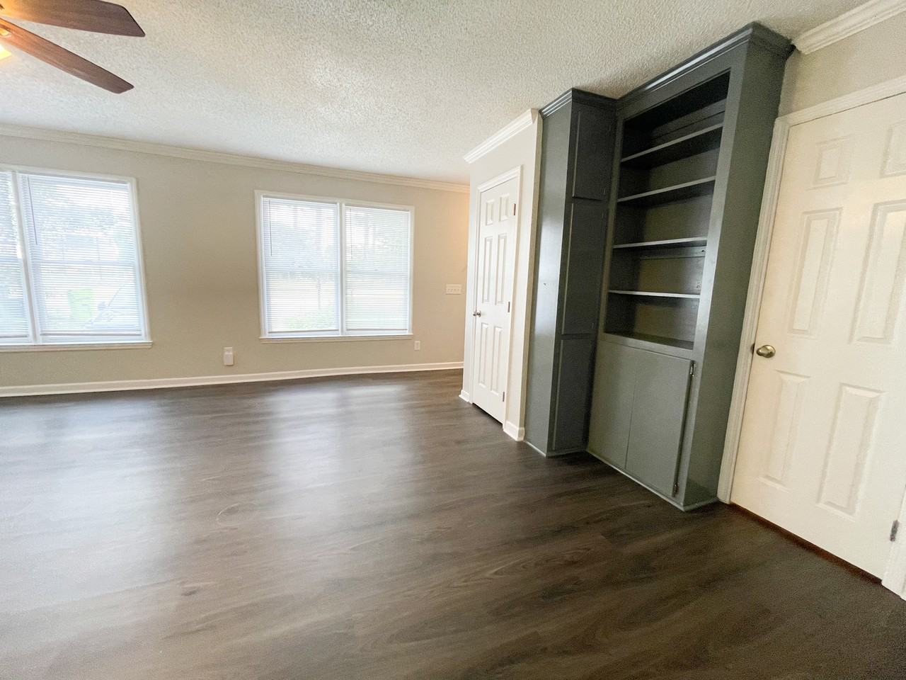 1511 Kathleen - Photo 3 of 18