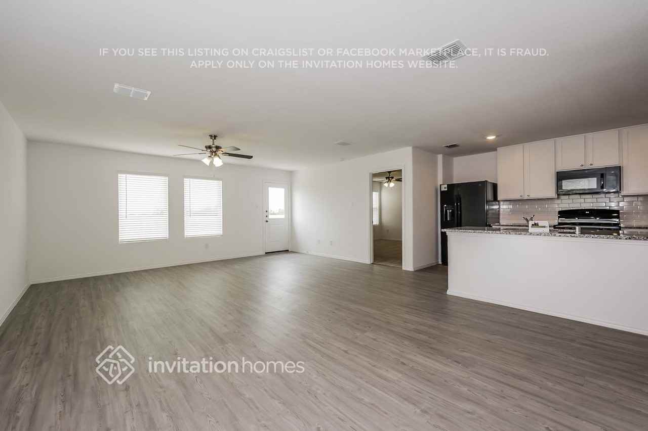 4020 Mountain Meadow Rd - Photo 4 of 17