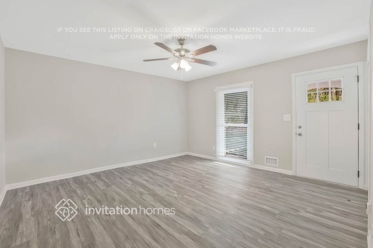 4924 Sheila Ln - Photo 2 of 22