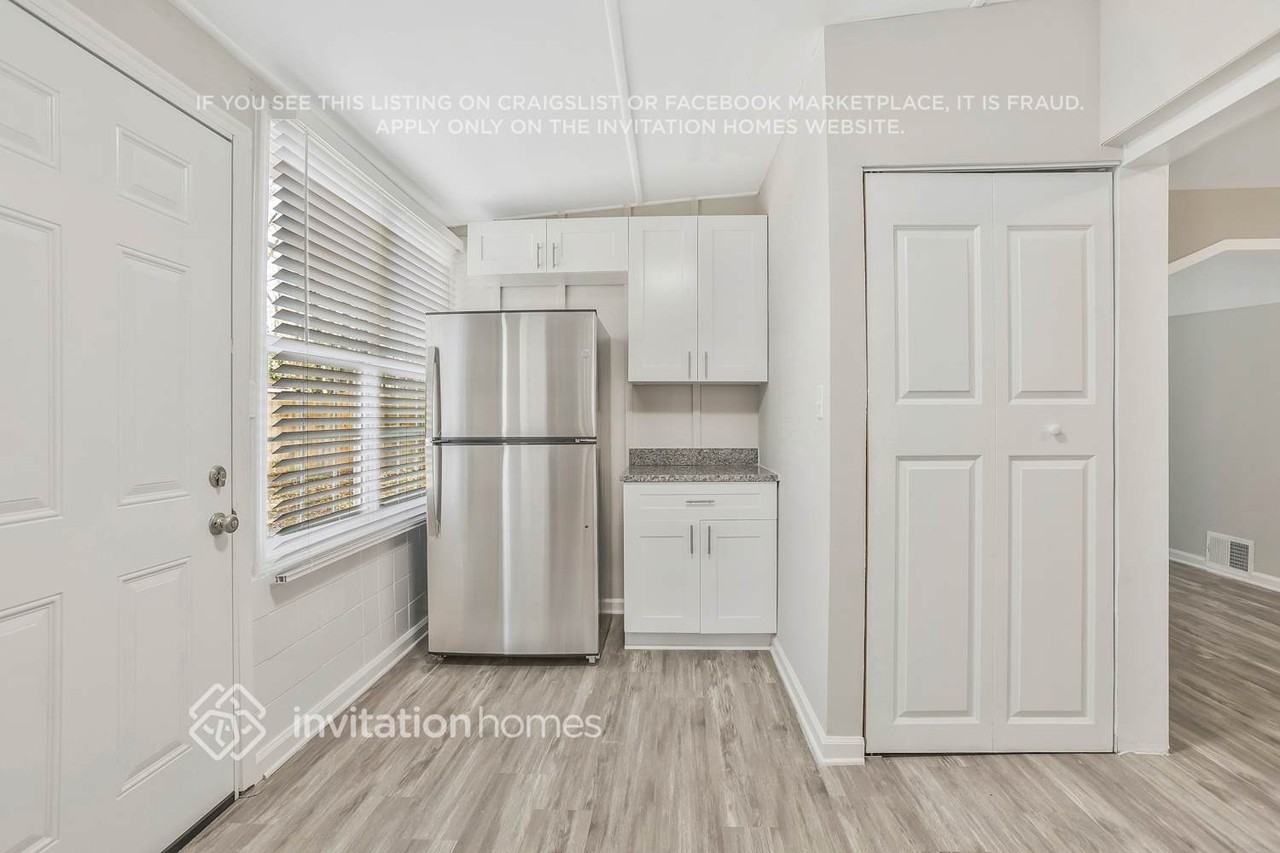 4924 Sheila Ln - Photo 7 of 22