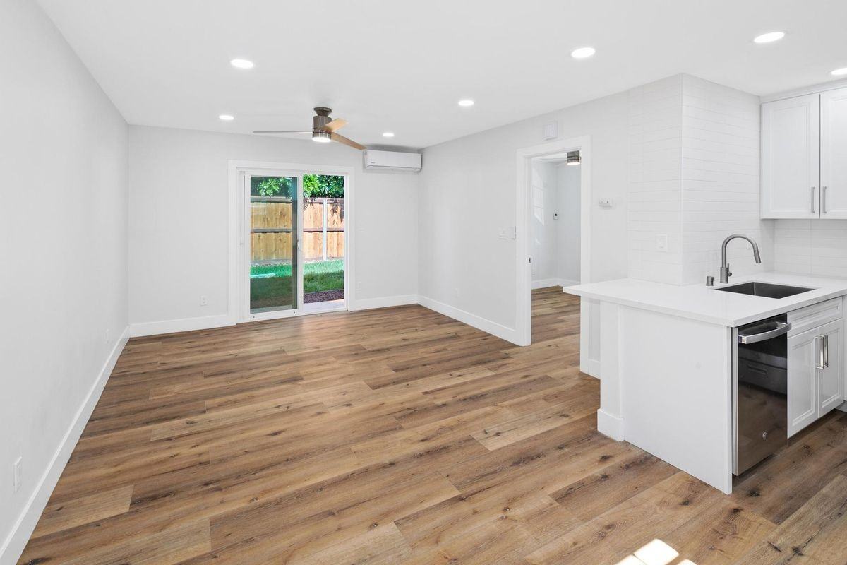 4708 Mansfield St - Photo 2 of 16