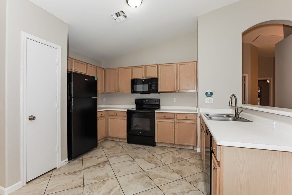 10640 E Enid Ave - Photo 6 of 16