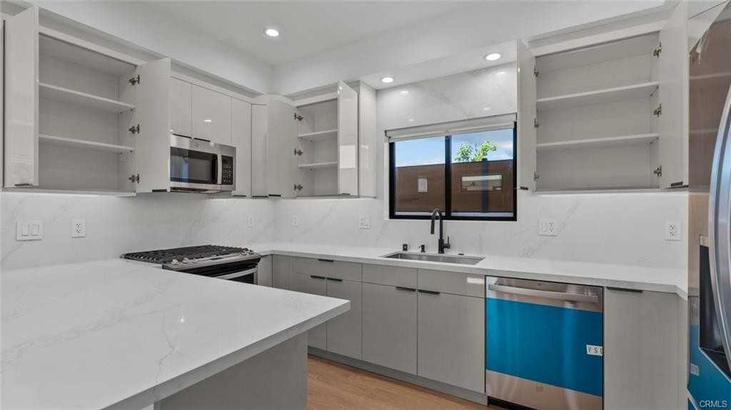 8227 Wilkinson Ave - Photo 3 of 8