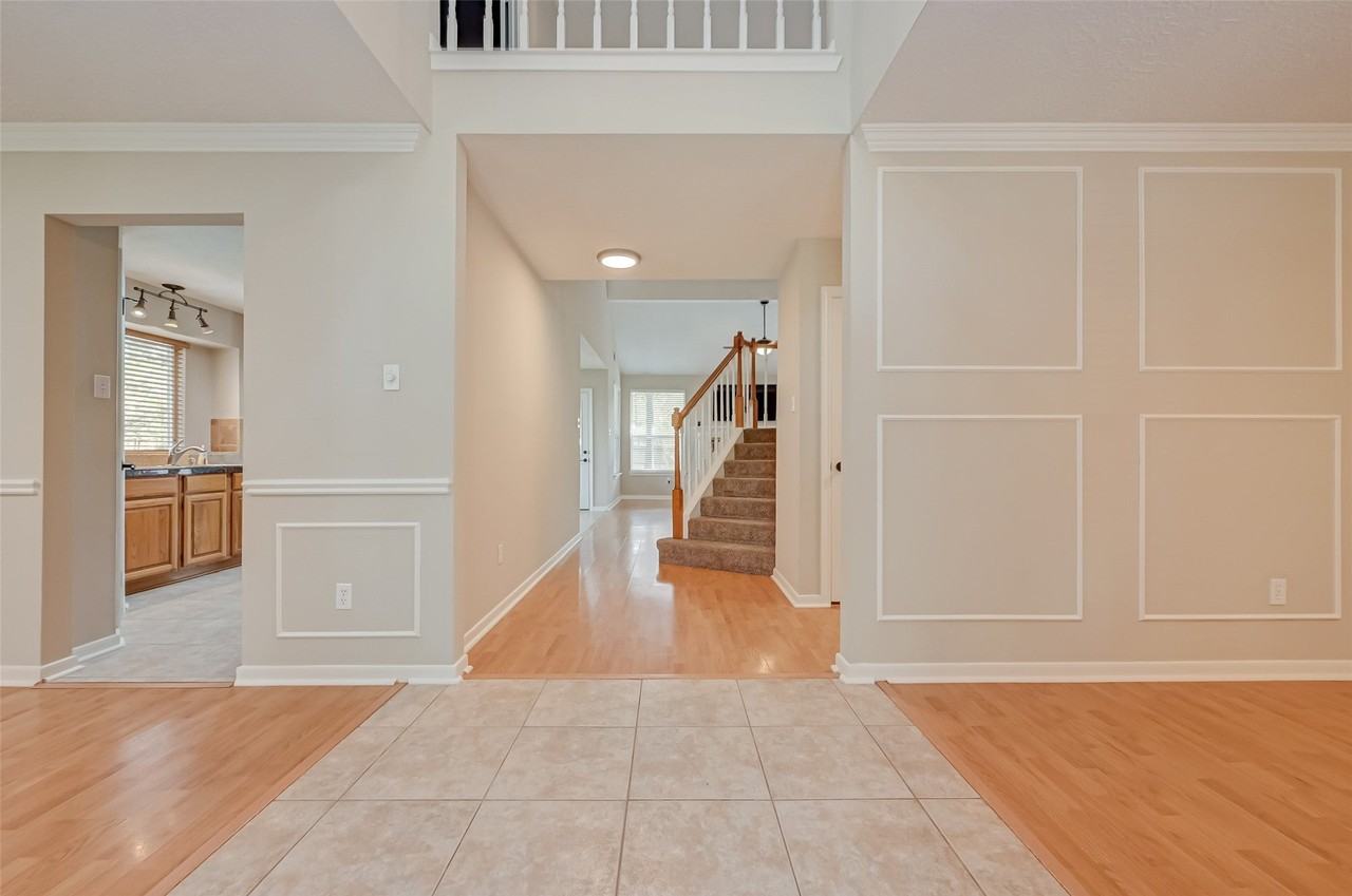 12502 Ramona - Photo 4 of 46