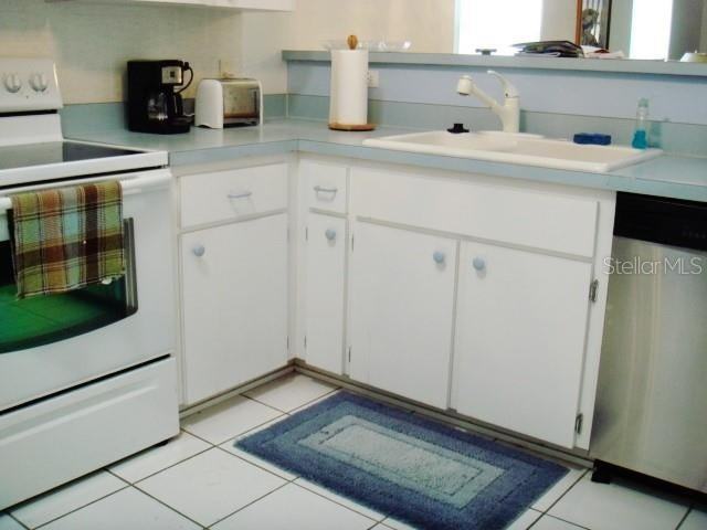 5399 Nw 18th St - Photo 4 of 13