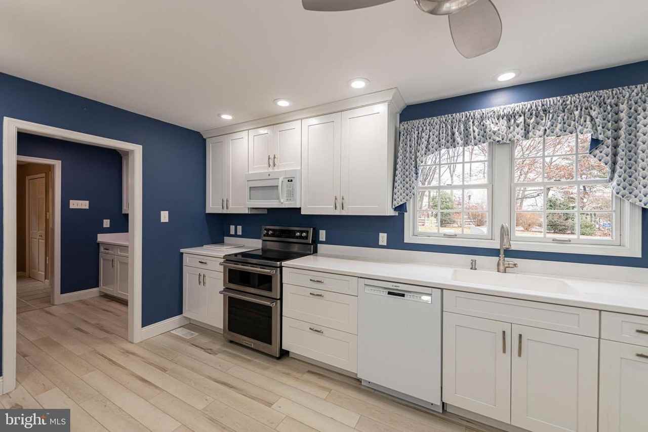 50 Meadowbrook Ln - Photo 3 of 50