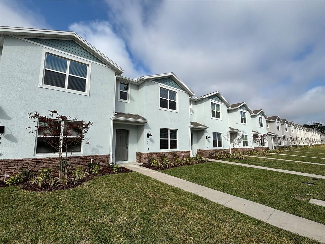 344 Preston Cove Dr - Photo 2 of 30