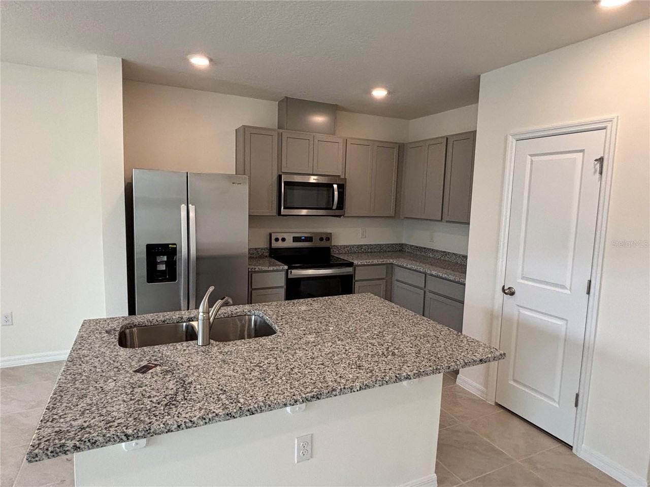 344 Preston Cove Dr - Photo 7 of 30