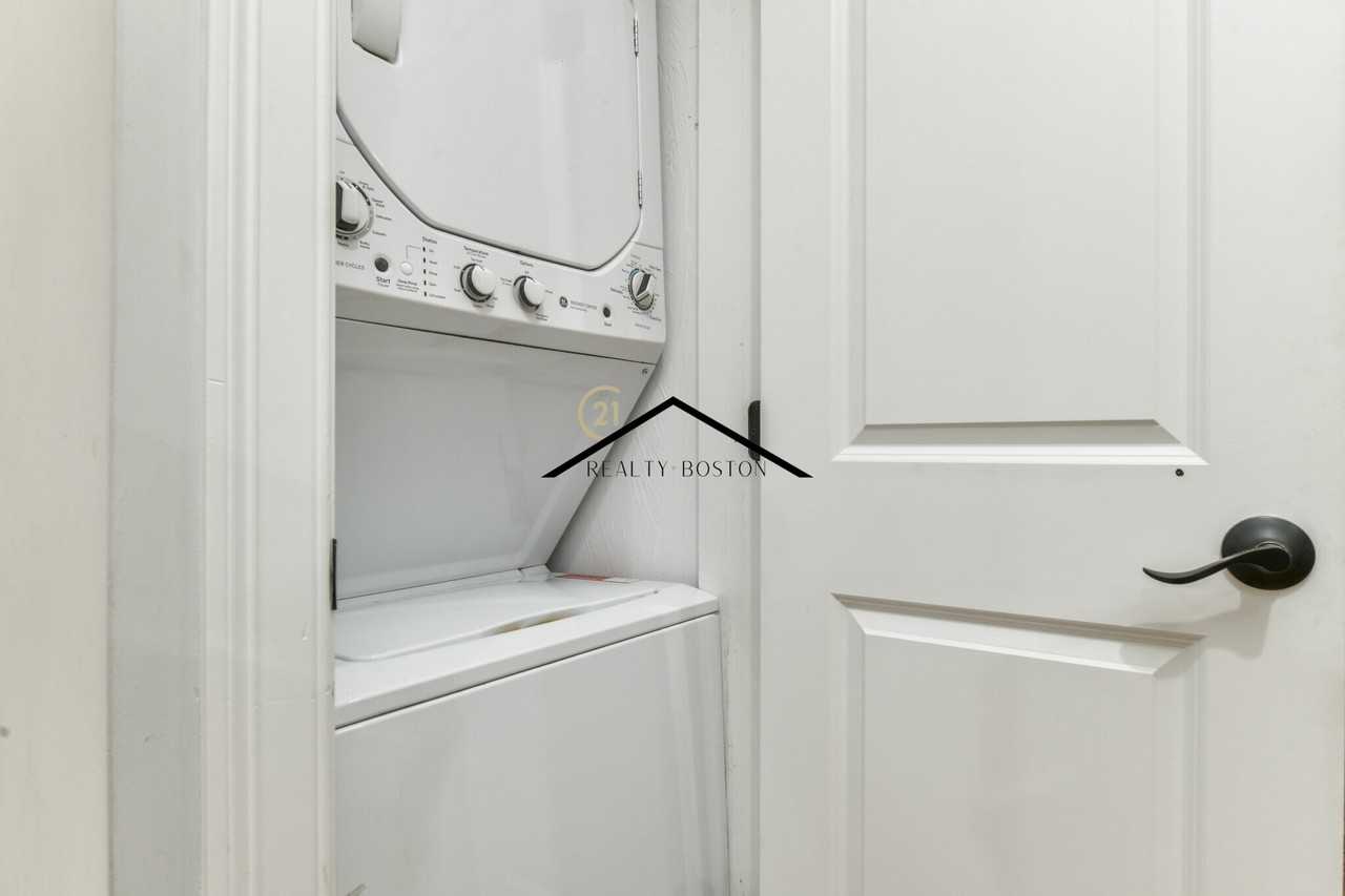 305 Saratoga St #2 - Photo 7 of 14