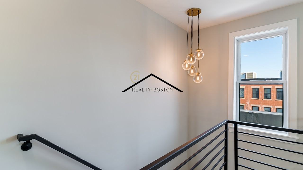 40 Chelsea St #5 - Photo 6 of 13