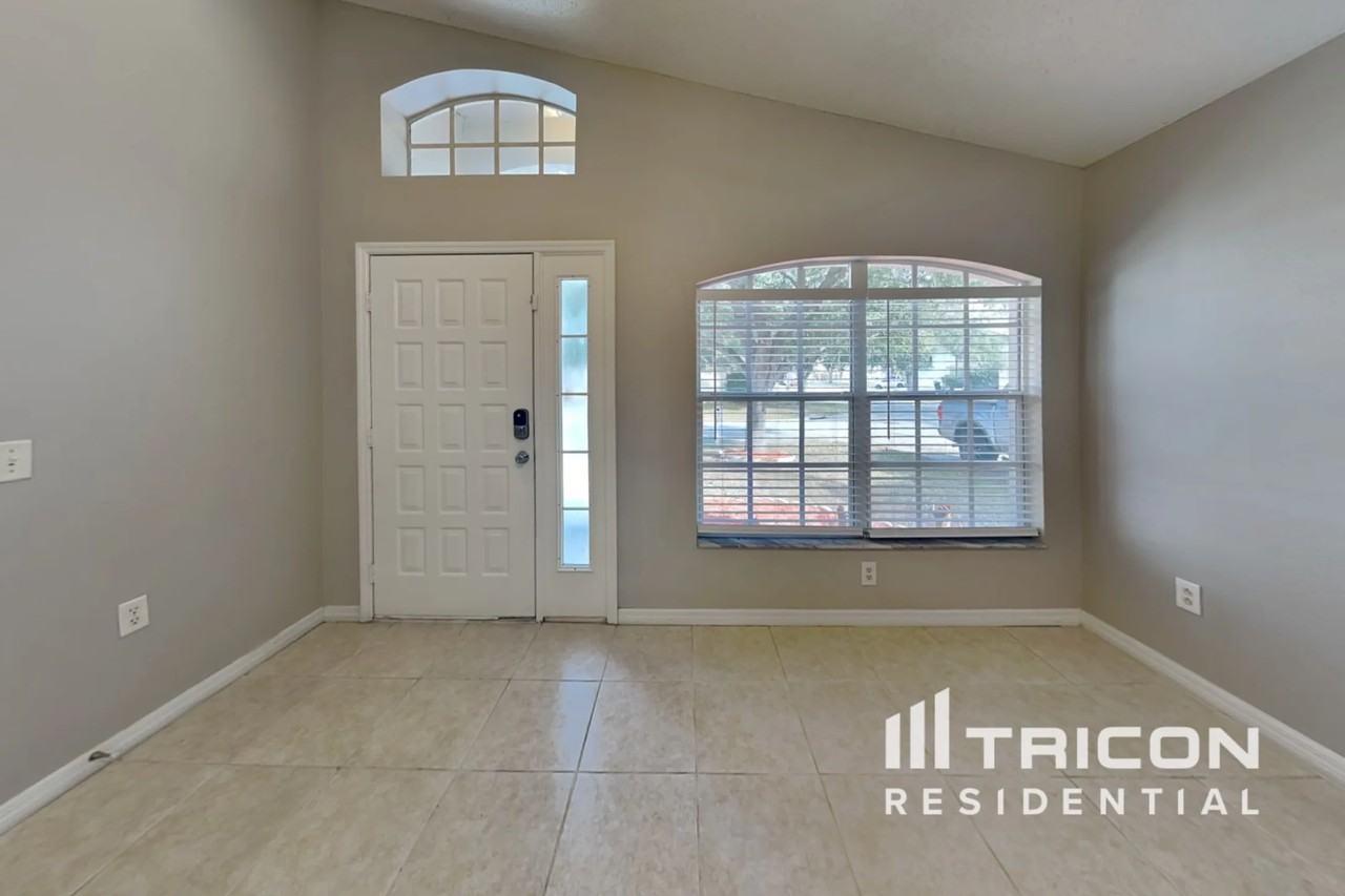 6127 6127 Sand Key Lane Zephyrhills FL - Photo 2 of 15