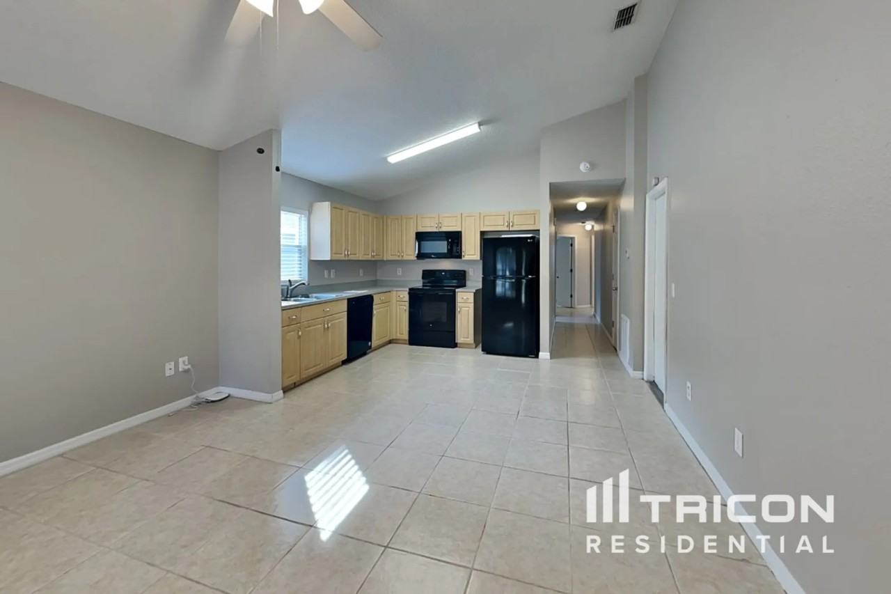 6127 6127 Sand Key Lane Zephyrhills FL - Photo 3 of 15