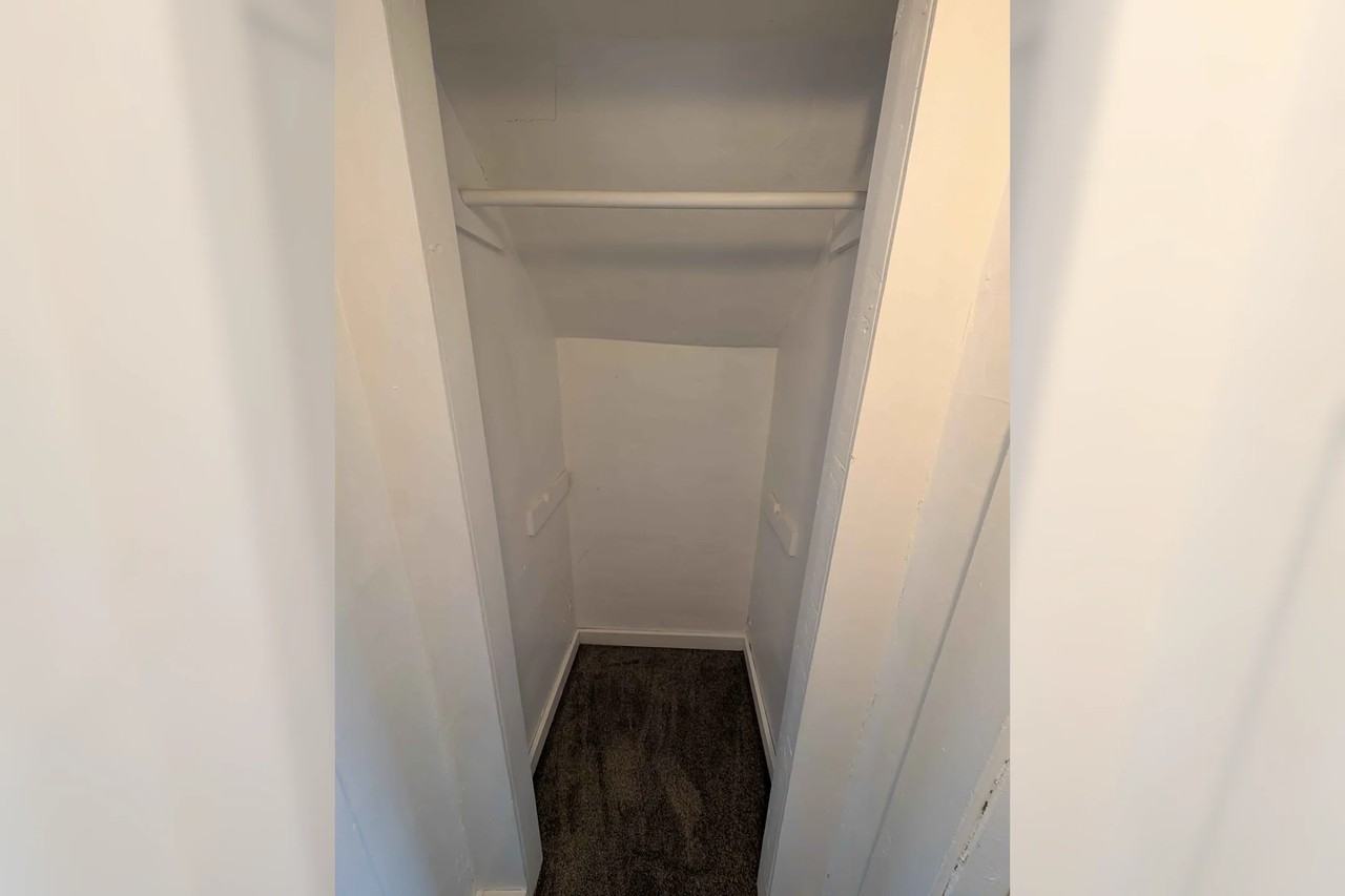 244 E Grout St - Photo 3 of 19