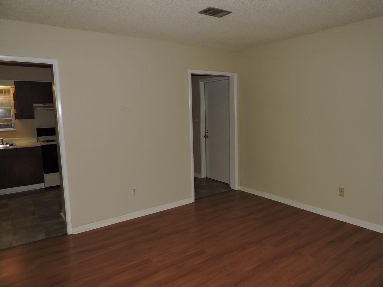 4433 Bixby Cir - Photo 3 of 20