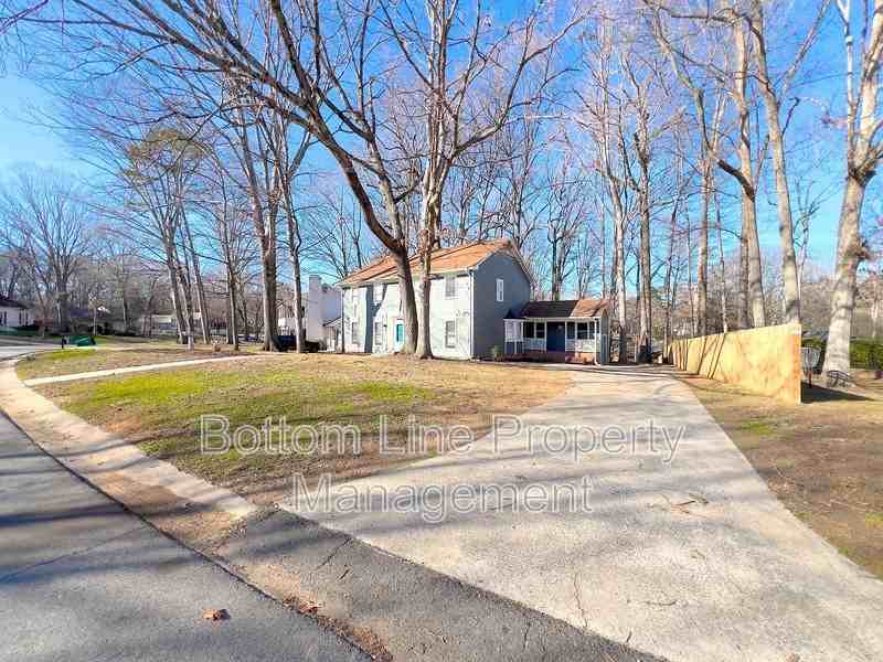 6825 Pleasant Dr - Photo 2 of 36