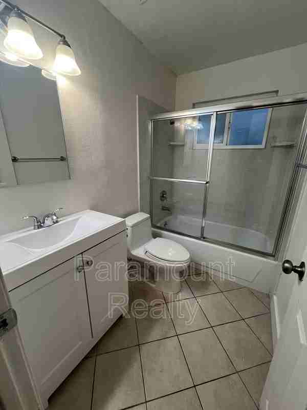 1321 Fillmore St #1 - Photo 7 of 10