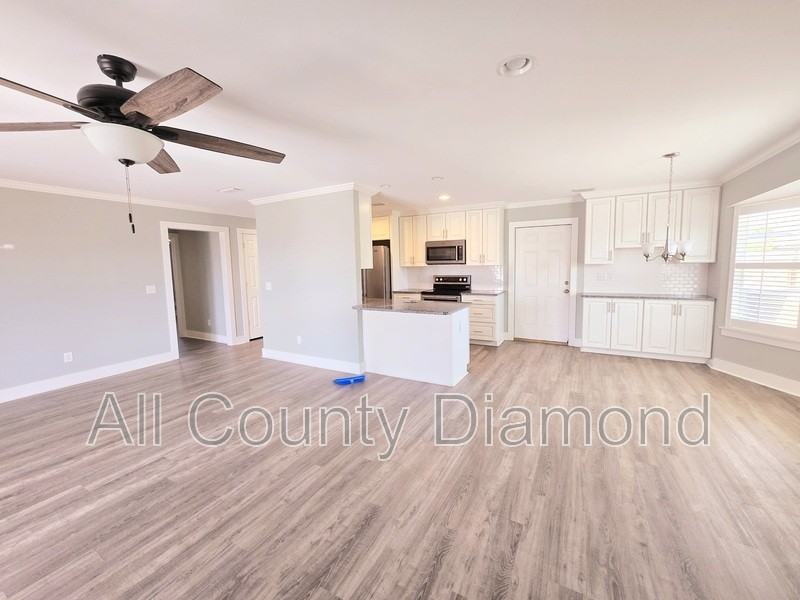 807 S Longwood Cir - Photo 3 of 16