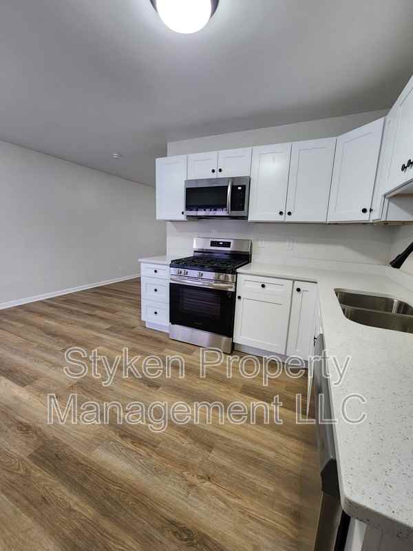 7471 E 1st St - Photo 3 of 9