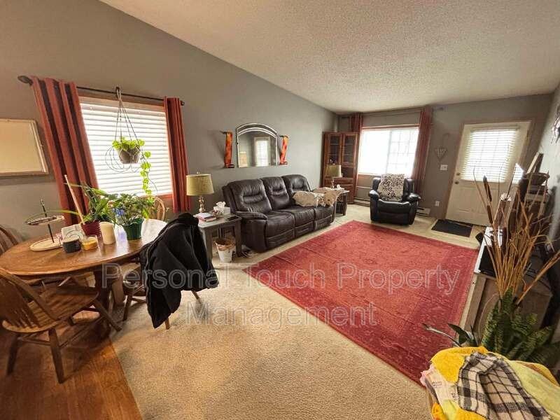 5712 Bishops Blvd S - Photo 2 of 19