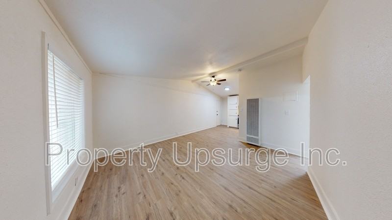1074 Bond St - Photo 4 of 16