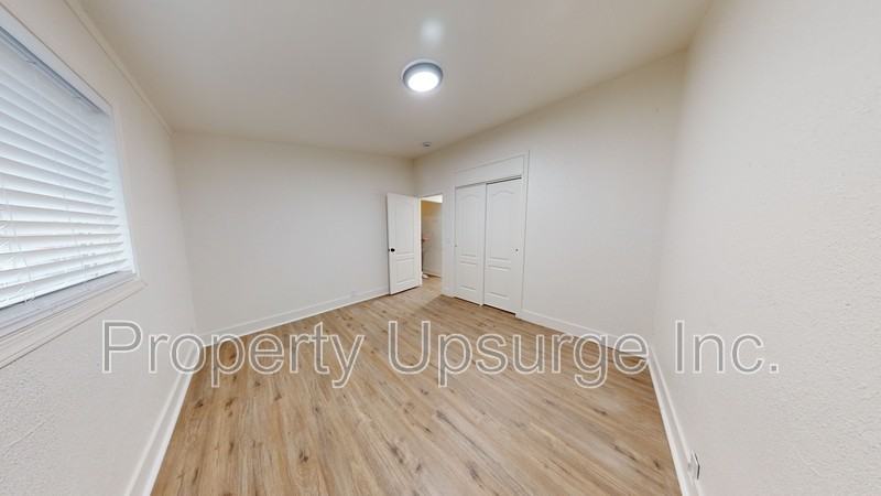 1074 Bond St - Photo 7 of 16