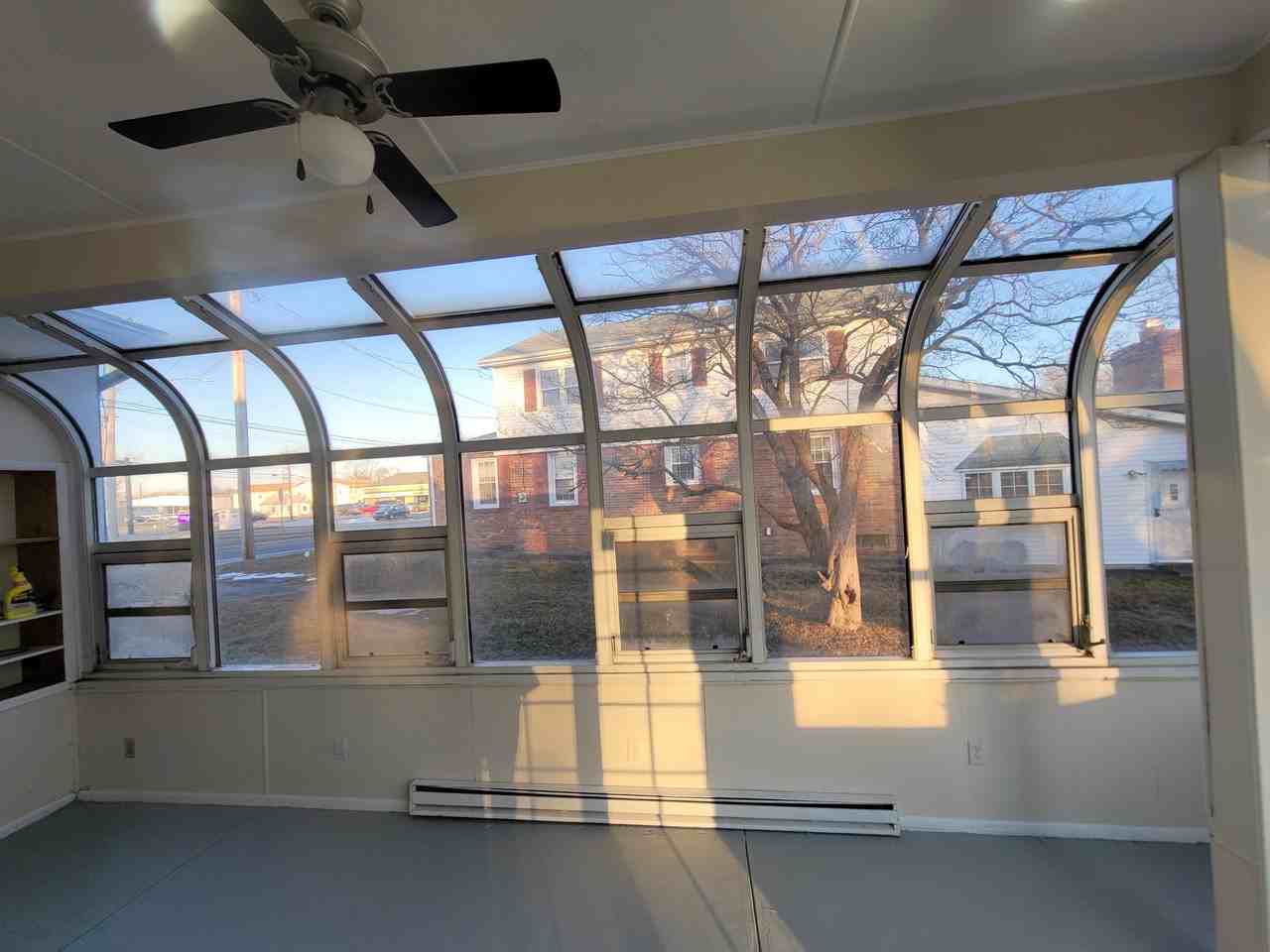 844 Forest St - Photo 4 of 50