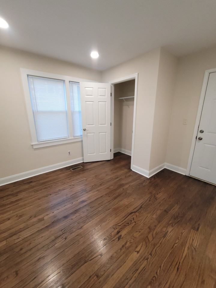 844 Forest St - Photo 7 of 50