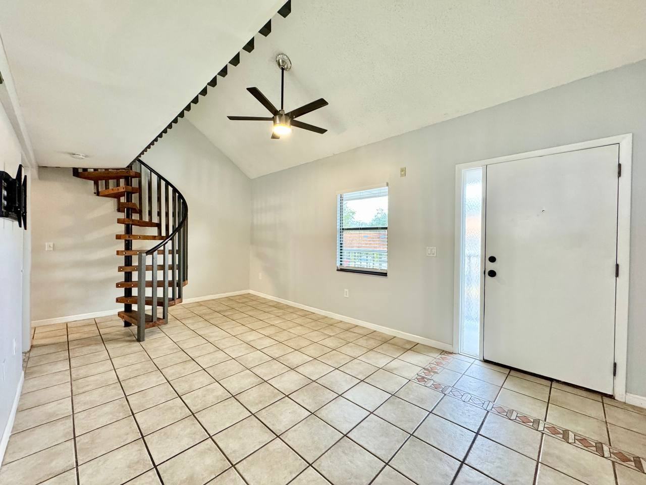 2166 Bradford St #125 - Photo 3 of 12