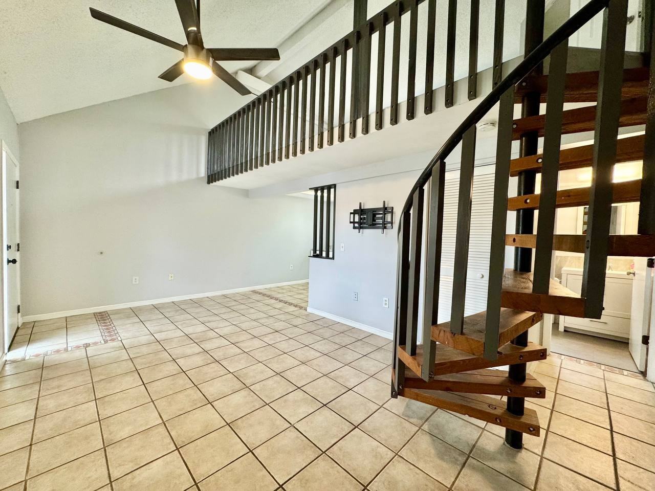 2166 Bradford St #125 - Photo 4 of 12