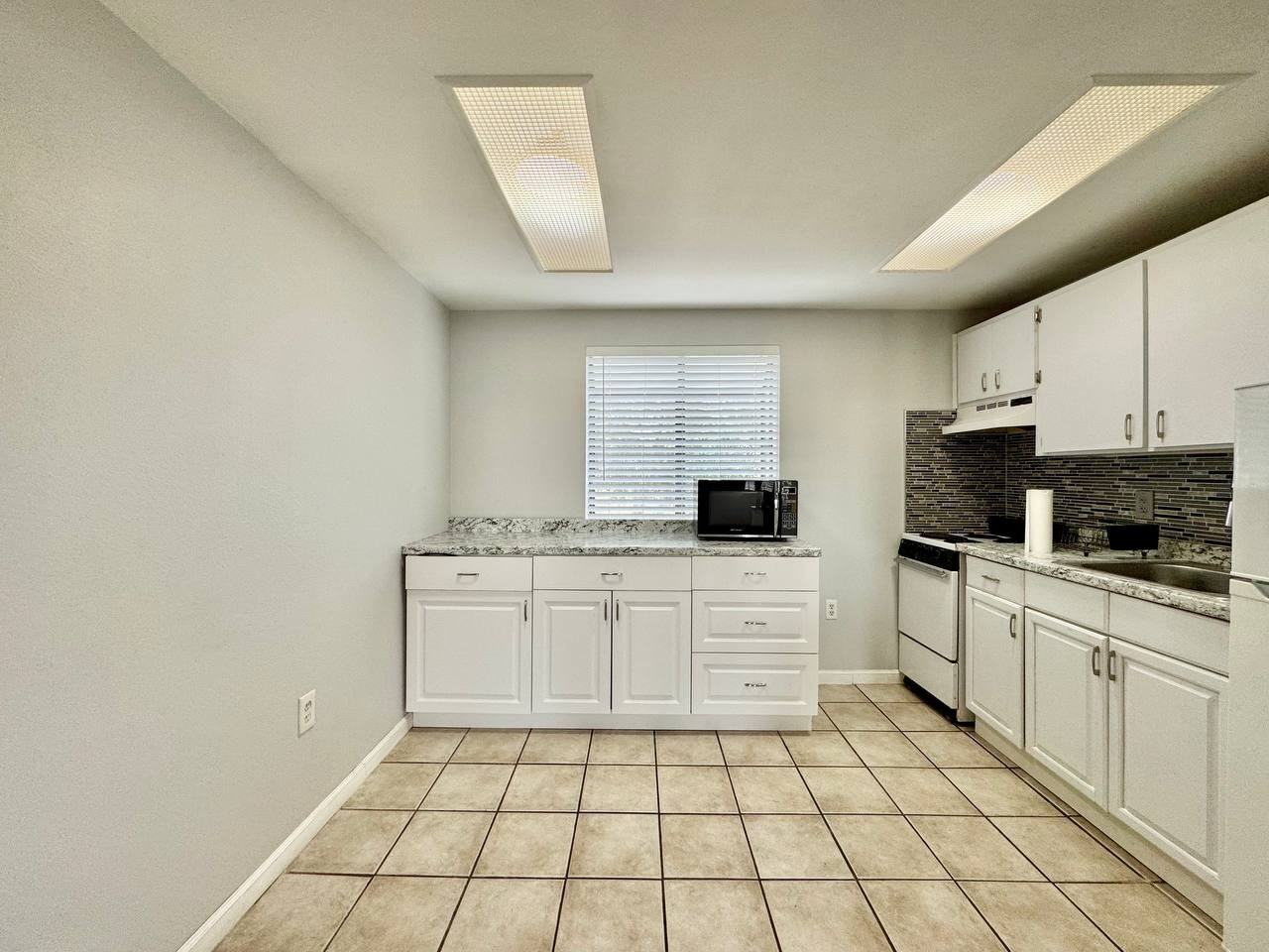 2166 Bradford St #125 - Photo 5 of 12