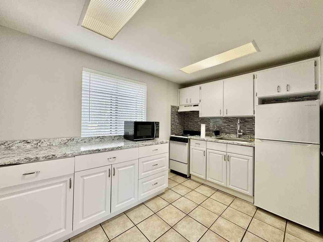 2166 Bradford St #125 - Photo 6 of 12