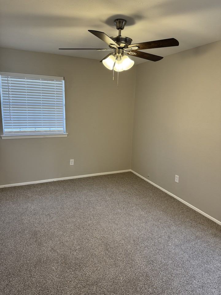 245 Rancho Dr - Photo 3 of 19