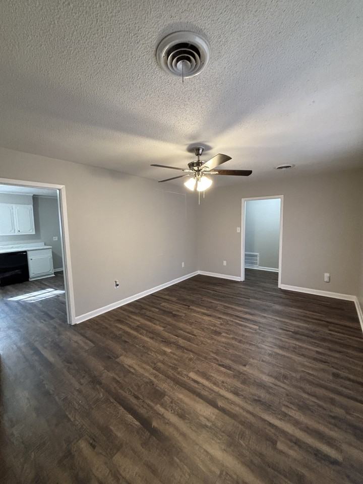 107 Choctaw Dr - Photo 3 of 27
