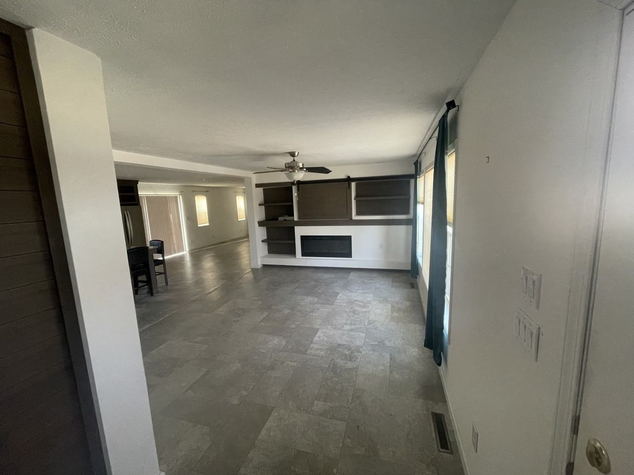 524 Twin County Rd - Photo 3 of 50