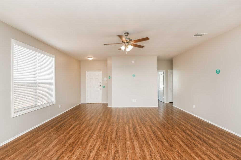 532 Crystal Springs Dr - Photo 3 of 16