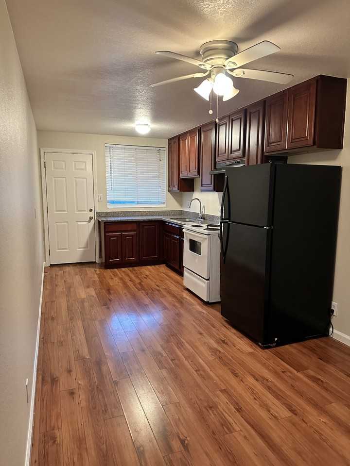 226 Flanders Court - Photo 2 of 9