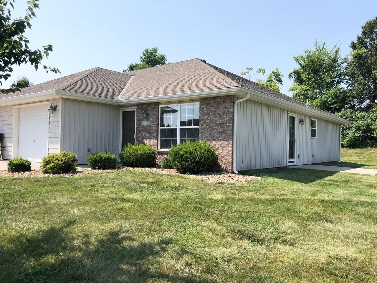 1120 Nw Willow Dr - Photo 2 of 9