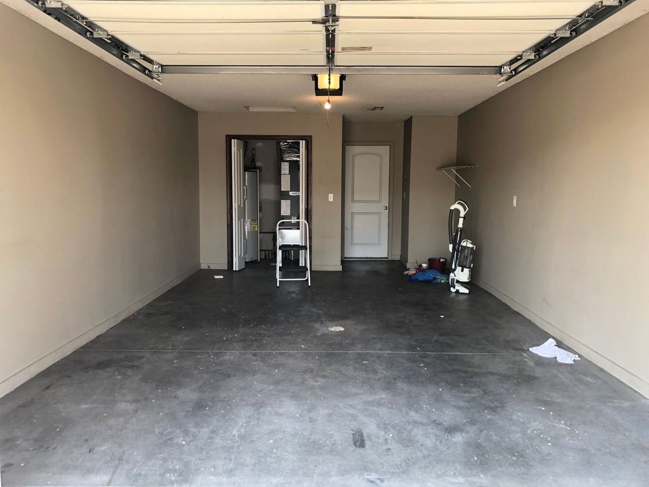 1120 Nw Willow Dr - Photo 3 of 9