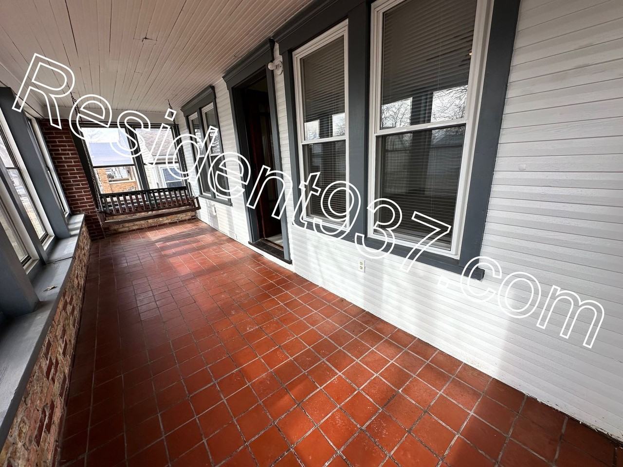 1041 Weng Ave - Photo 2 of 20