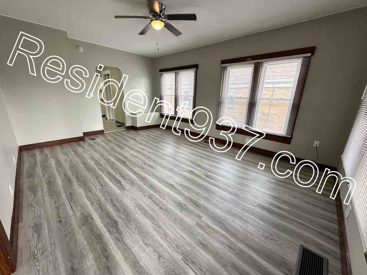 1041 Weng Ave - Photo 3 of 20