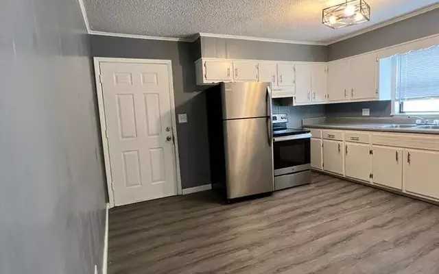 Oak Tree Apartments - Photo 2 of 22